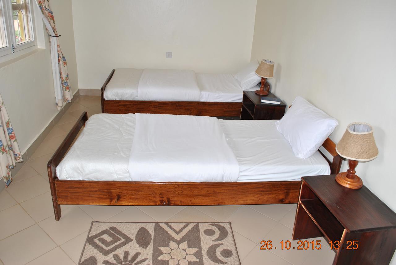 Little Woods Inn Mbarara Eksteriør billede