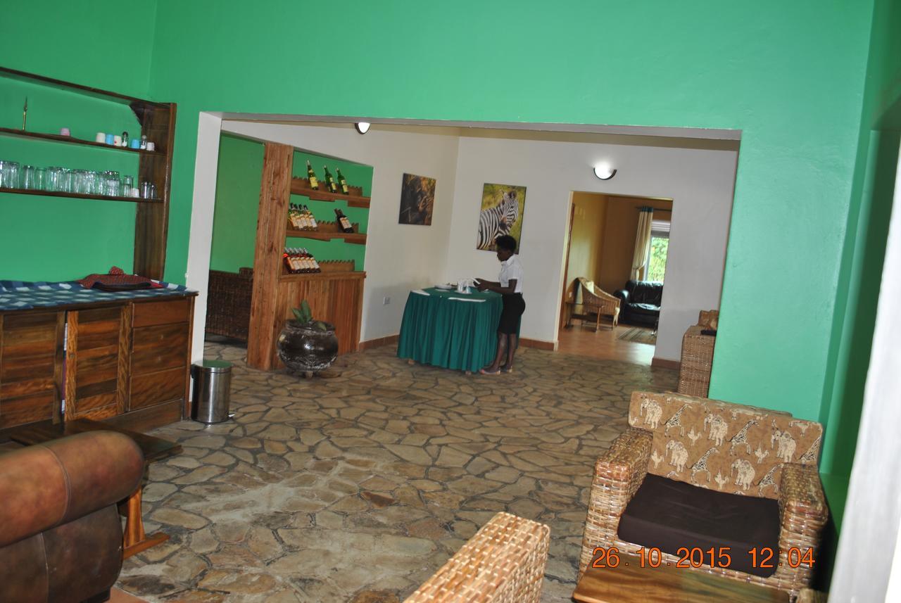 Little Woods Inn Mbarara Eksteriør billede