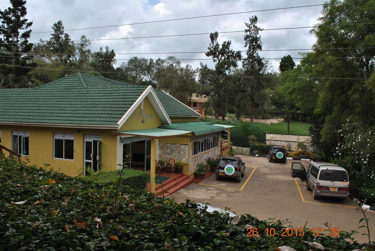 Little Woods Inn Mbarara Eksteriør billede