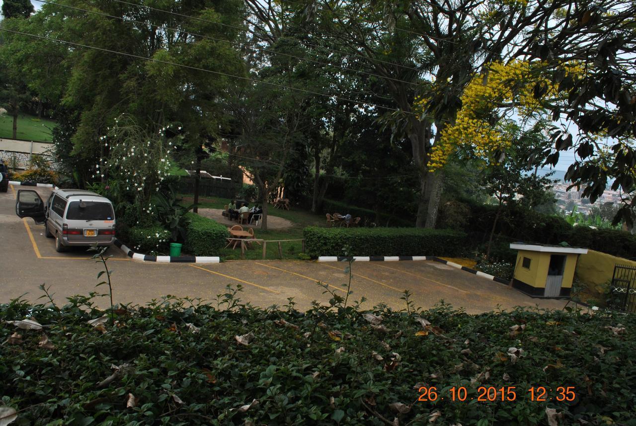 Little Woods Inn Mbarara Eksteriør billede